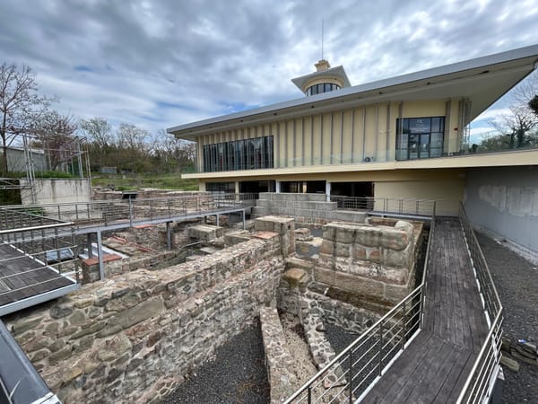 Genetic Diversity and Early Admixture in Gothic-Associated Communities of Late Antique Bulgaria